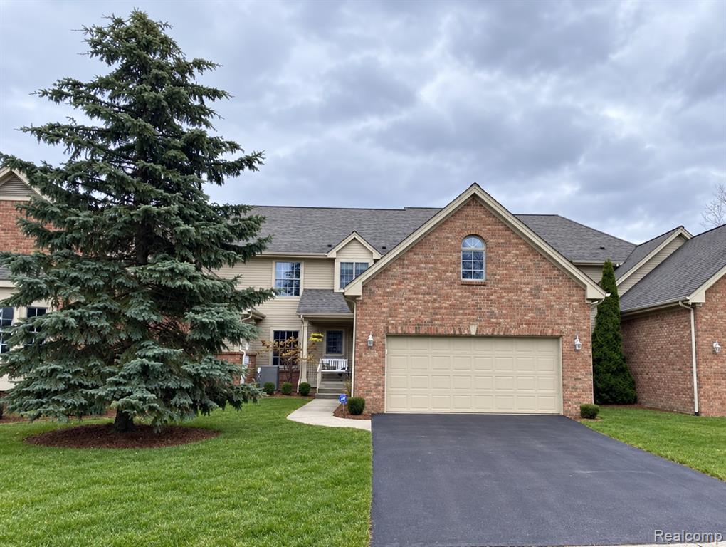 8095 Woodstone Court Property Photo 1