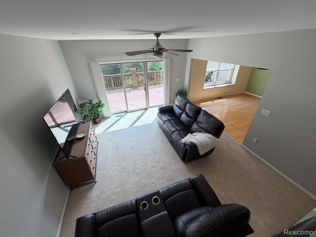 8095 Woodstone Court Property Photo 5