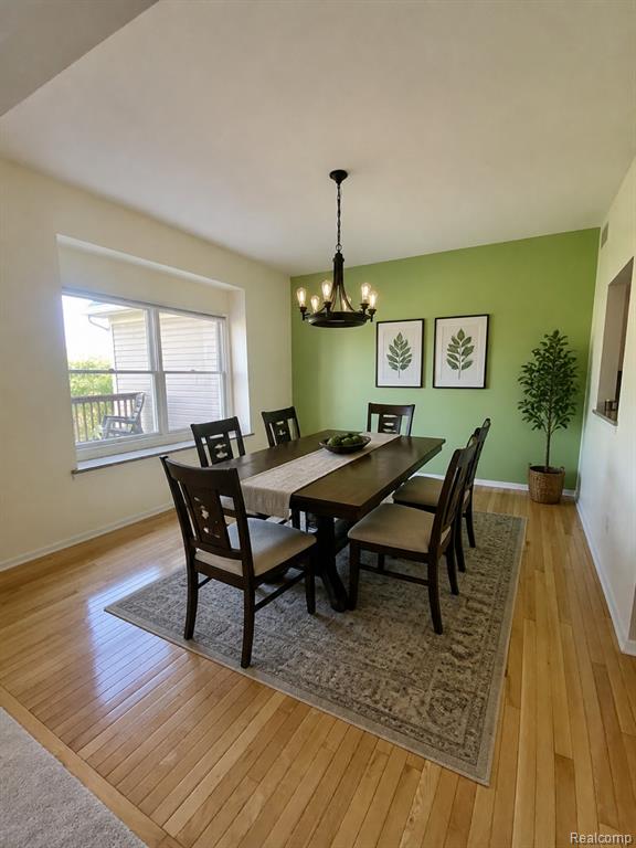 8095 Woodstone Court Property Photo 6