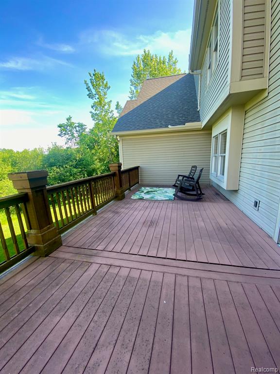 8095 Woodstone Court Property Photo 33