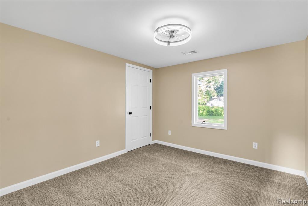 34 Pack Street Property Photo 24