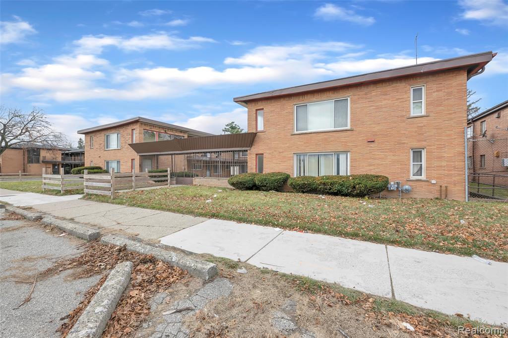 16701 Greenfield Road Property Photo 3