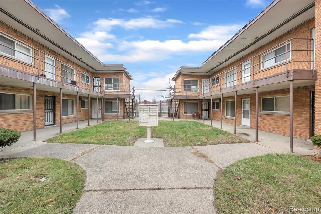 16701 Greenfield Road Property Photo 4
