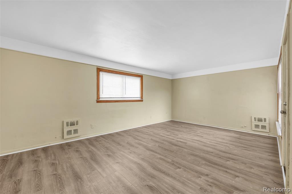 16701 Greenfield Road Property Photo 7