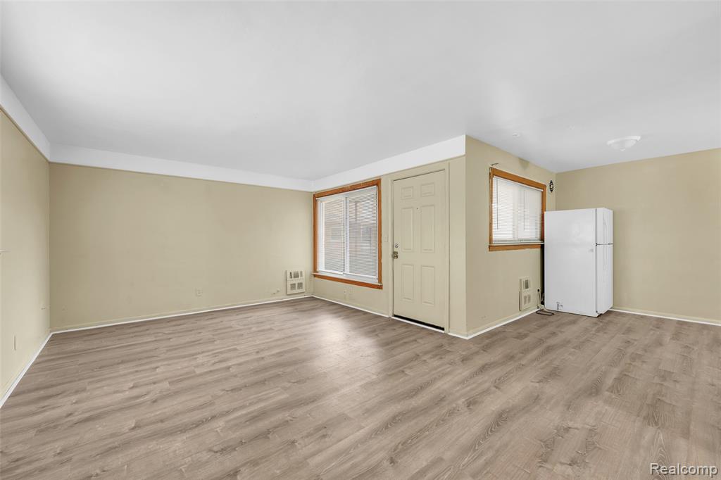 16701 Greenfield Road Property Photo 8