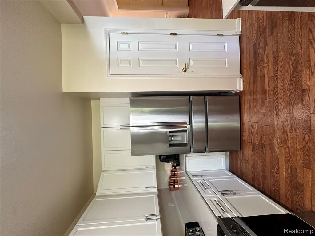 7383 Tottenham Property Photo 16
