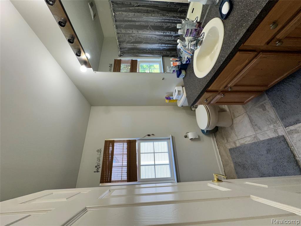 7383 Tottenham Property Photo 31