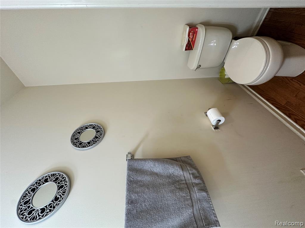 7383 Tottenham Property Photo 35