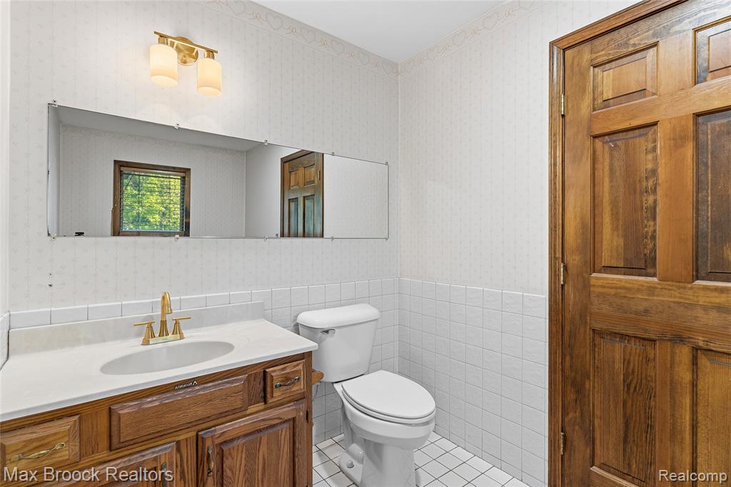 892 W Barnes Lake Road Property Photo 21