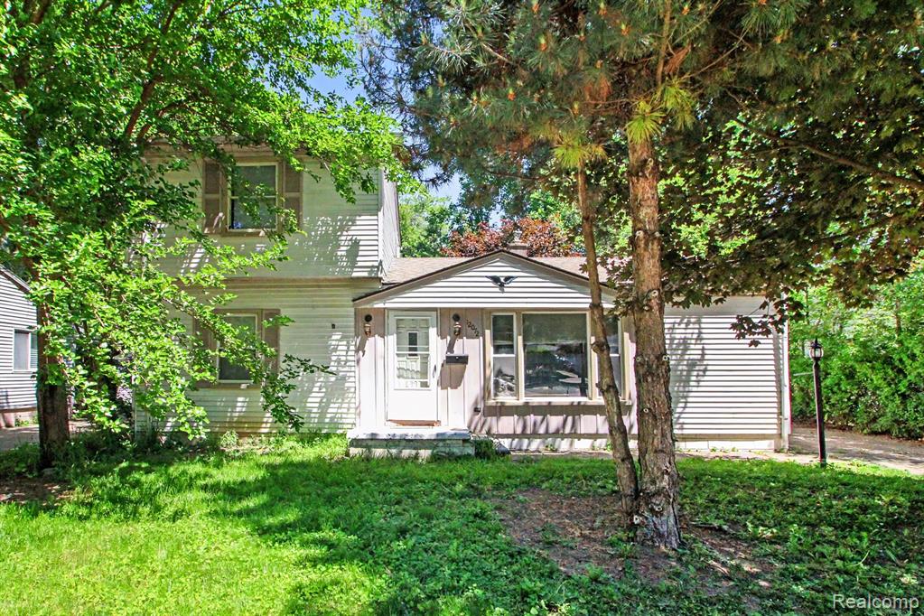 12072 Rockland Property Photo 2
