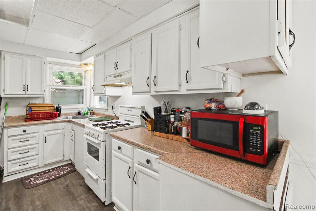 12072 Rockland Property Photo 6