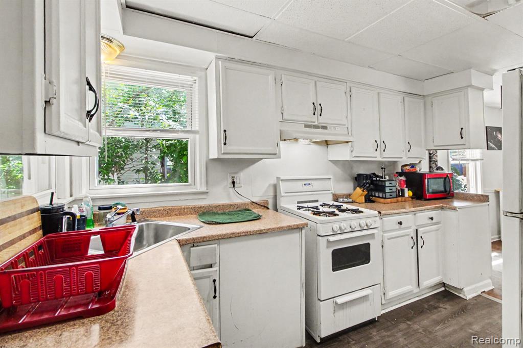 12072 Rockland Property Photo 7