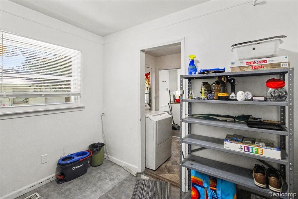 12072 Rockland Property Photo 14