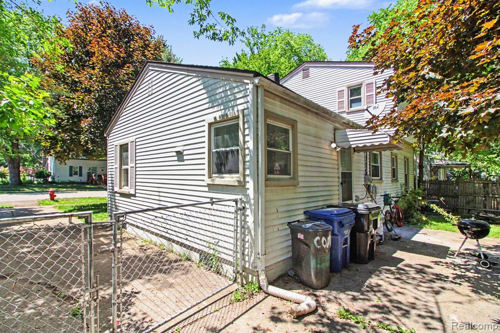 12072 Rockland Property Photo 18