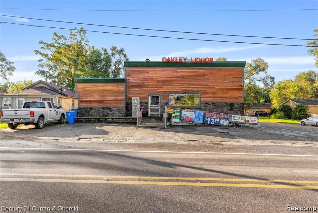 1215 W Oakley Park Road Property Photo 1