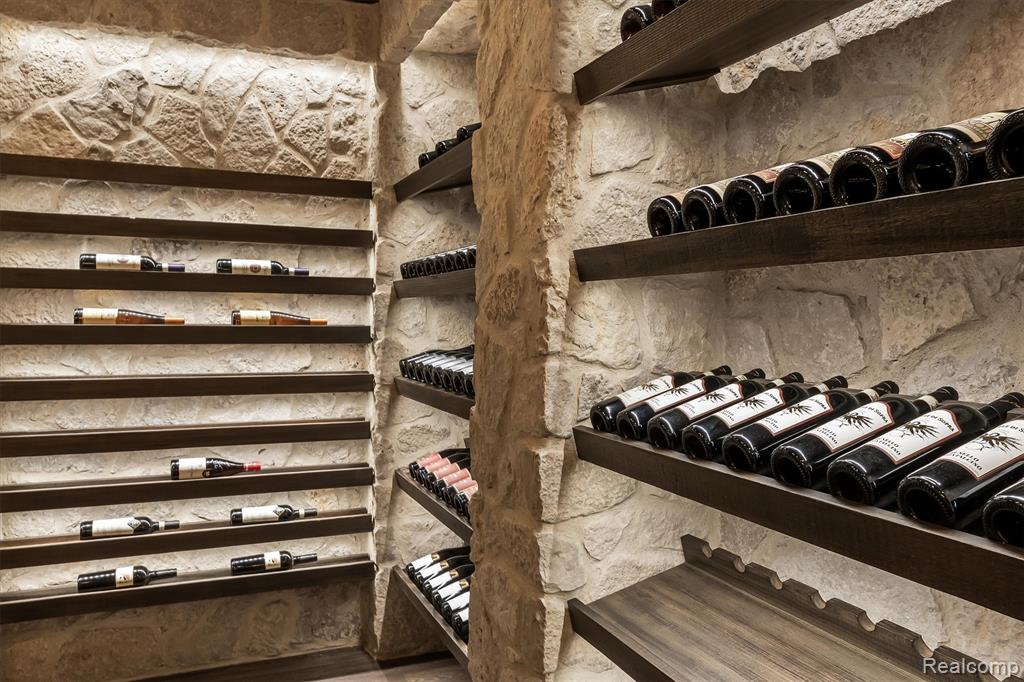 2370 Pond Vallee Drive Property Photo 70