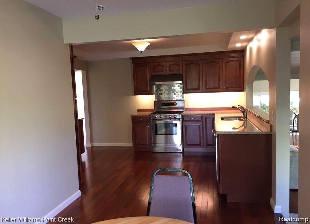 1886 Ruby Avenue Property Photo 5