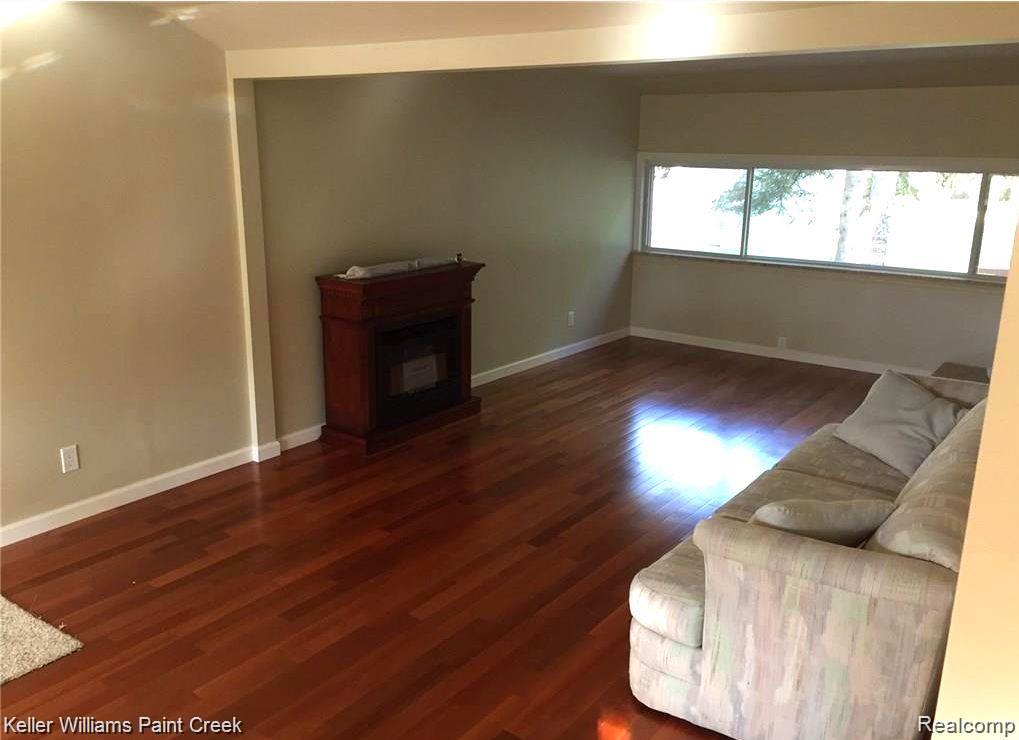 1886 Ruby Avenue Property Photo 9