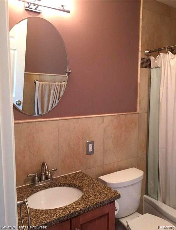 1886 Ruby Avenue Property Photo 17