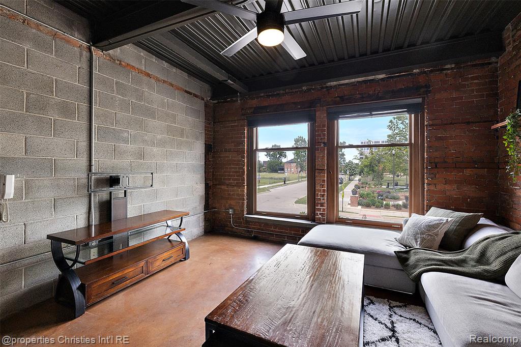 112 Watson Street Property Photo 10