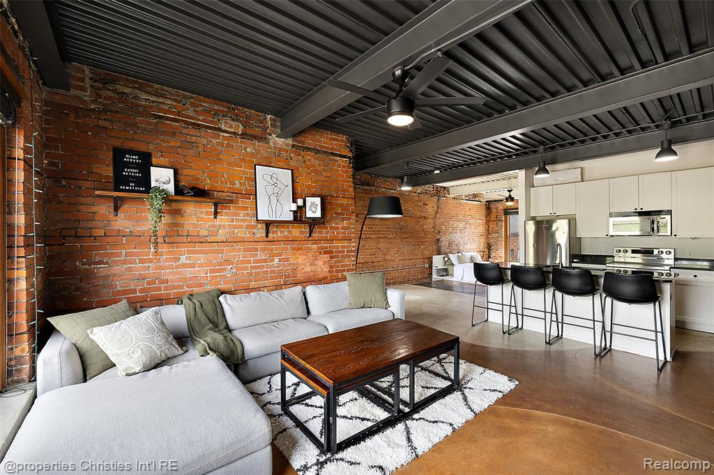 112 Watson Street Property Photo 11
