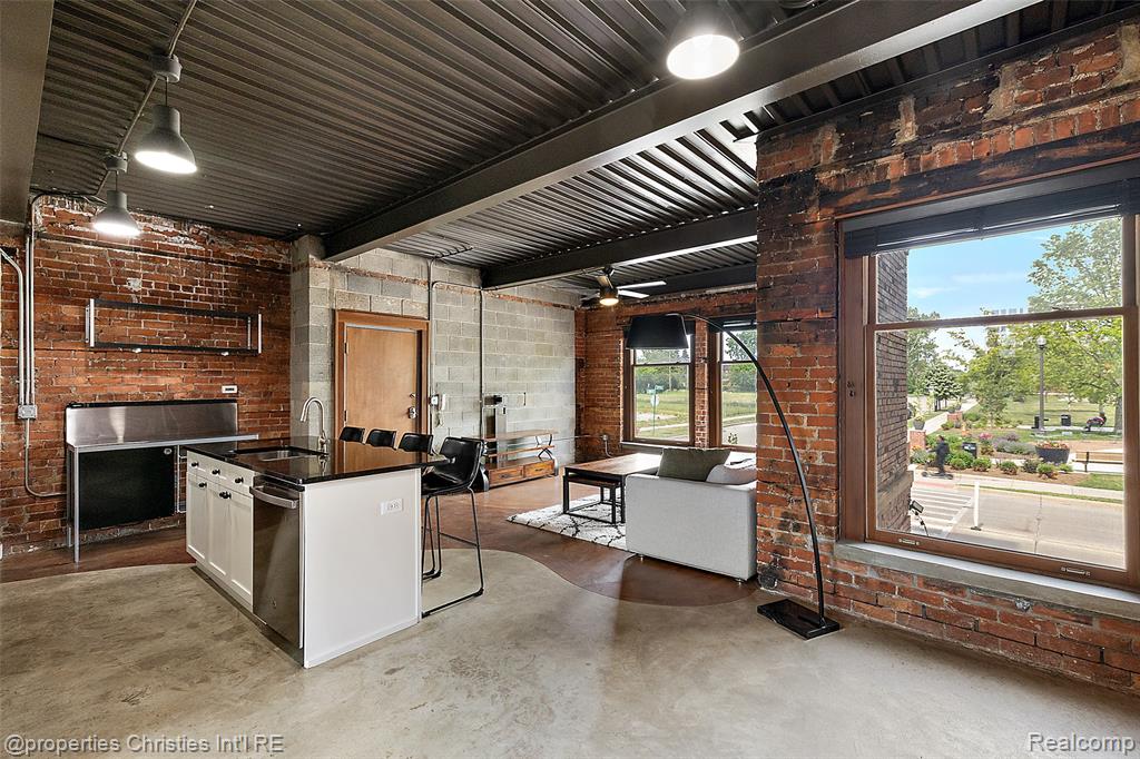 112 Watson Street Property Photo 16