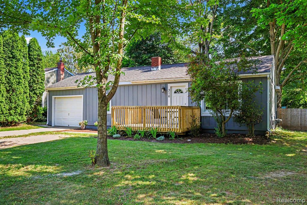 316 Oak Street Property Photo 1