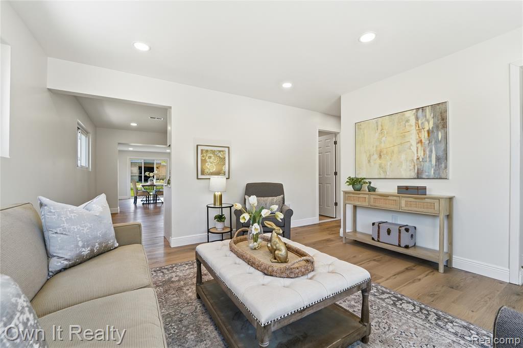 597 Eugene Street Property Photo 7