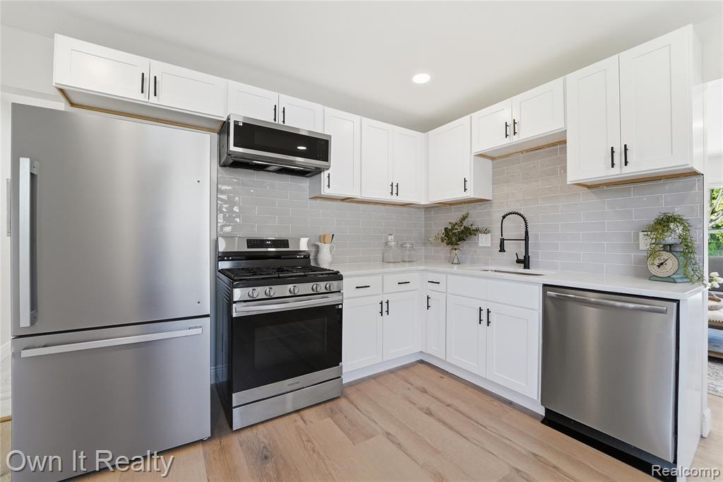 597 Eugene Street Property Photo 8