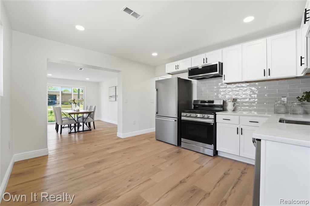 597 Eugene Street Property Photo 11