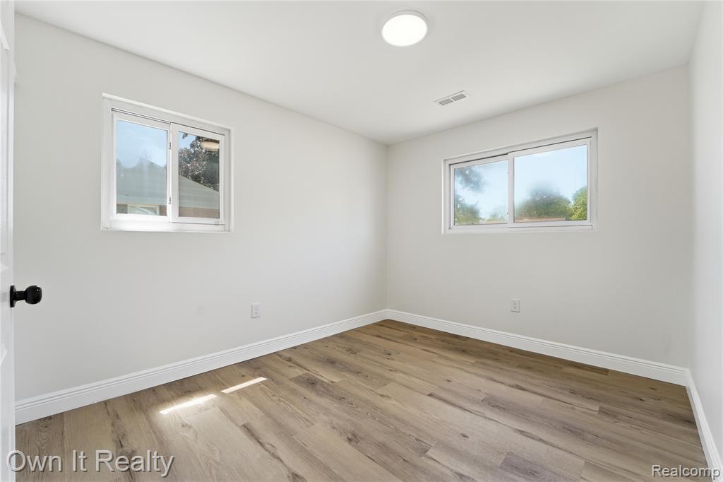 597 Eugene Street Property Photo 18