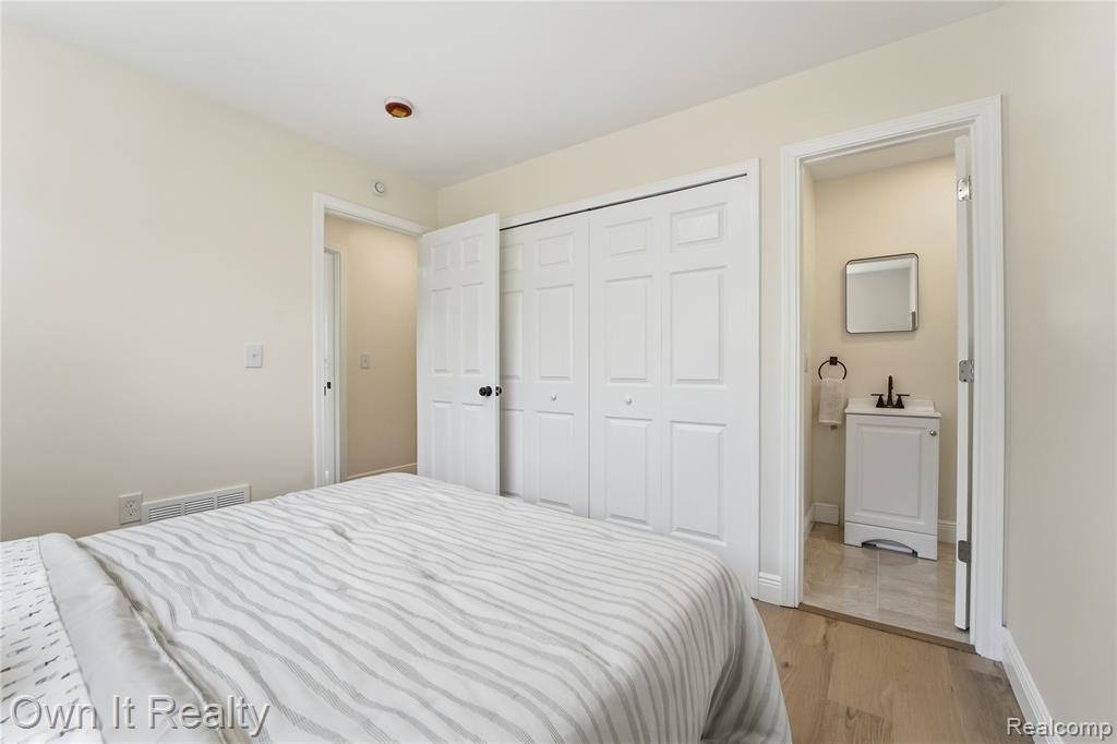 597 Eugene Street Property Photo 21