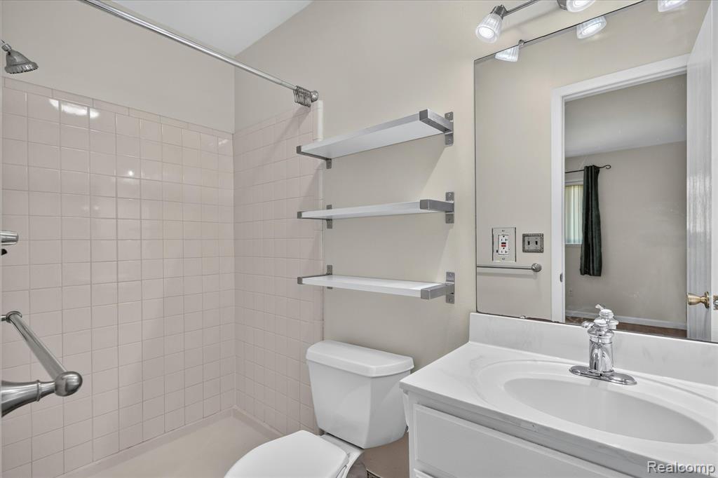 2370 Norton Road Property Photo 9
