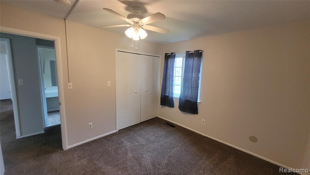 25319 Shiawassee Circle Property Photo 5