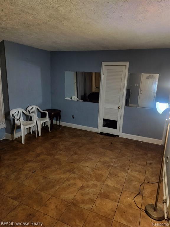 9135 Winthrop Street Property Photo 3