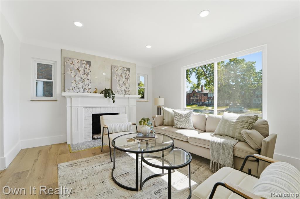 17127 Santa Barbara Drive Property Photo 4
