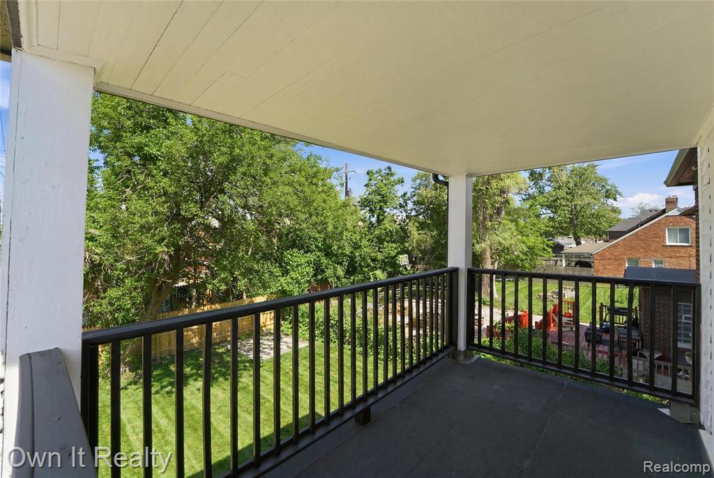 17127 Santa Barbara Drive Property Photo 26