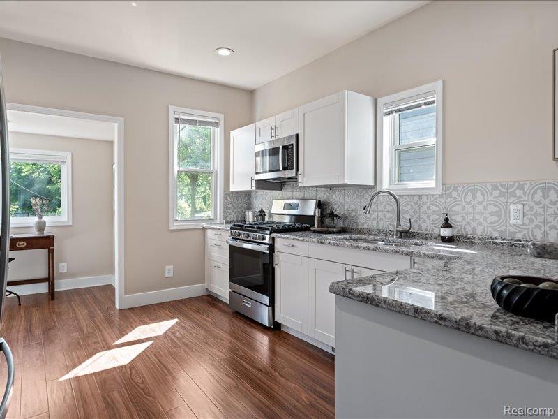 4498 Fischer Street Property Photo 10