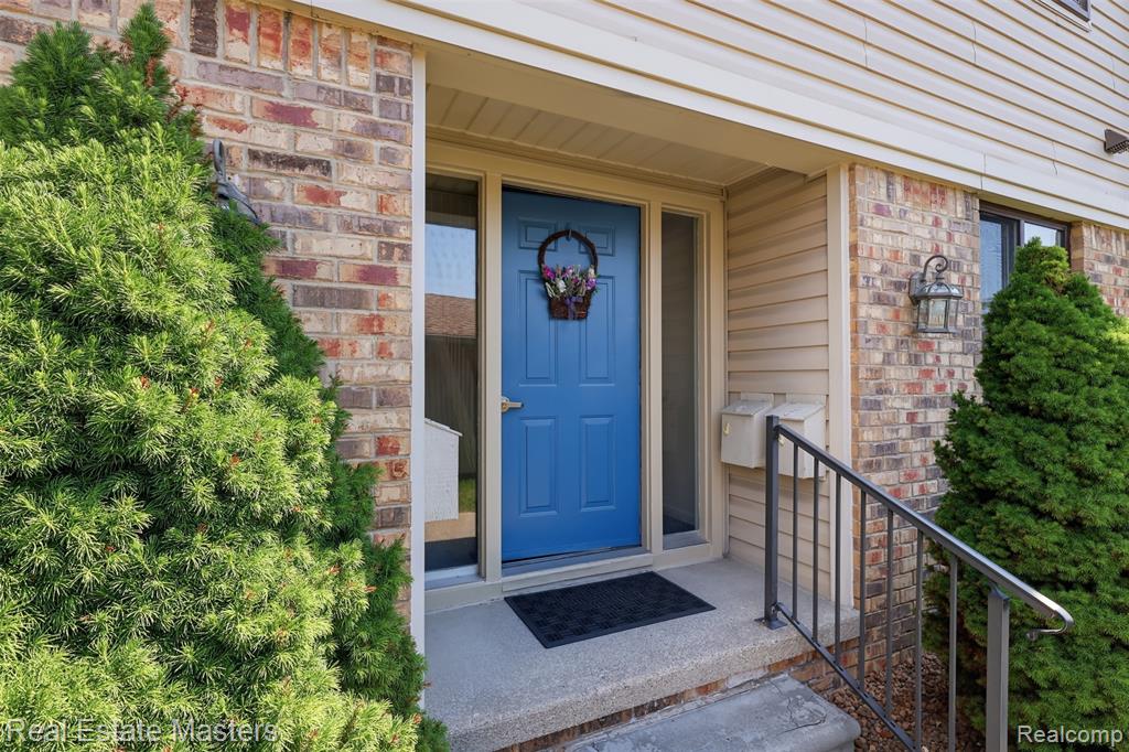 1700 River Road Property Photo 1