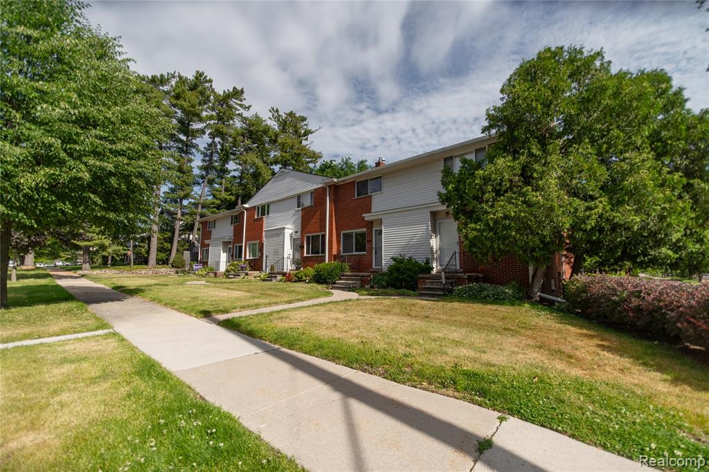 502 W Houstonia Avenue Property Photo 3
