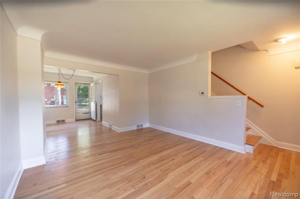 502 W Houstonia Avenue Property Photo 4