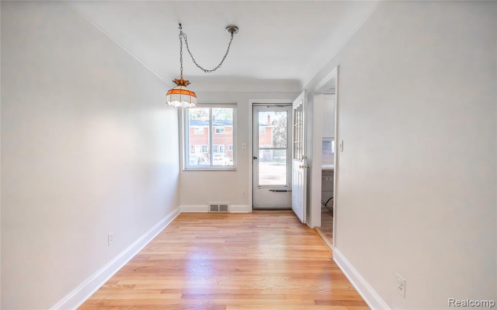 502 W Houstonia Avenue Property Photo 6