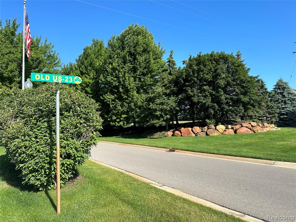 20 Tipperary Trail Property Photo 3