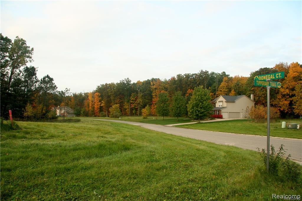 20 Tipperary Trail Property Photo 6