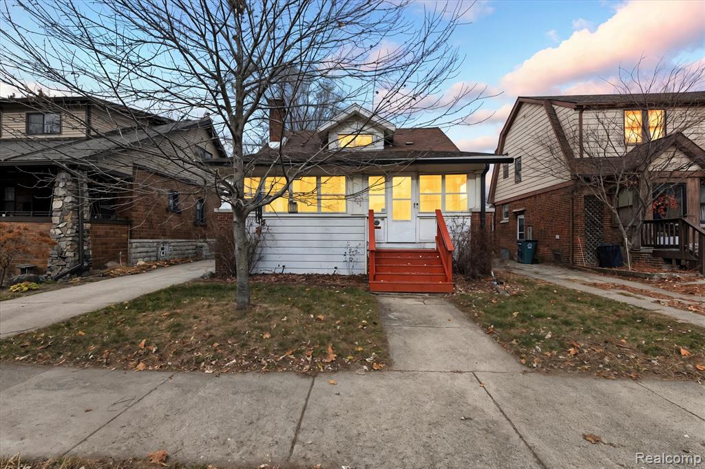 265 E Lewiston Avenue Property Photo 1