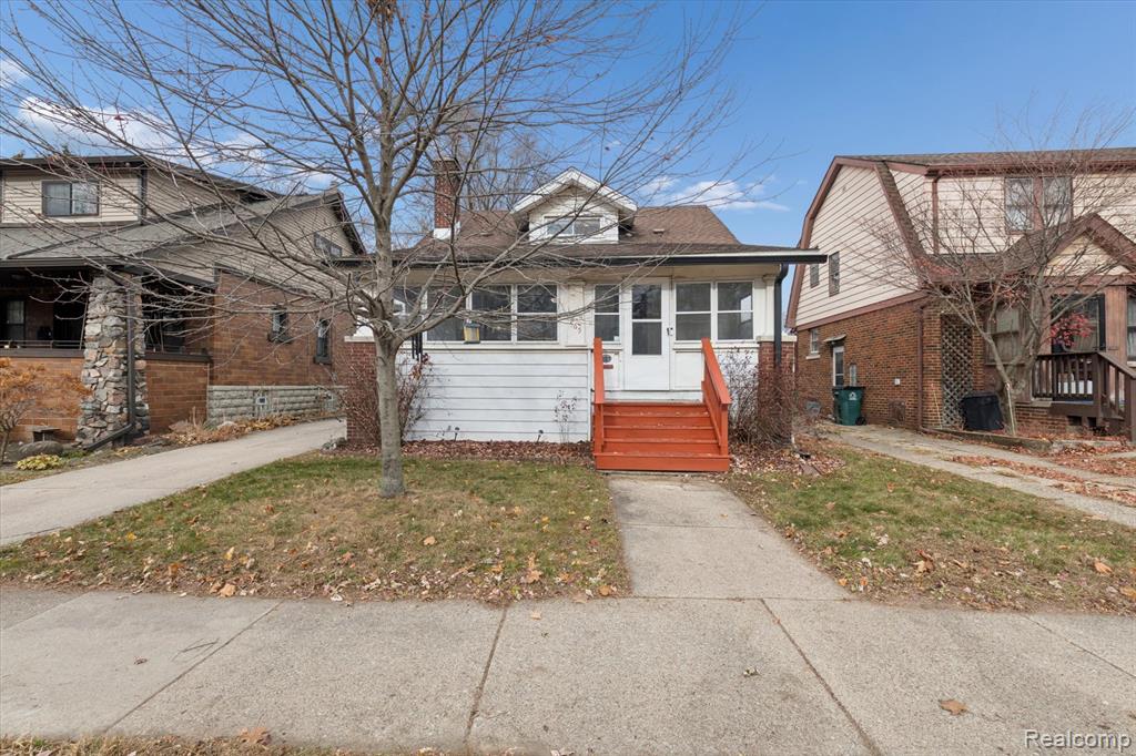 265 E Lewiston Avenue Property Photo 3