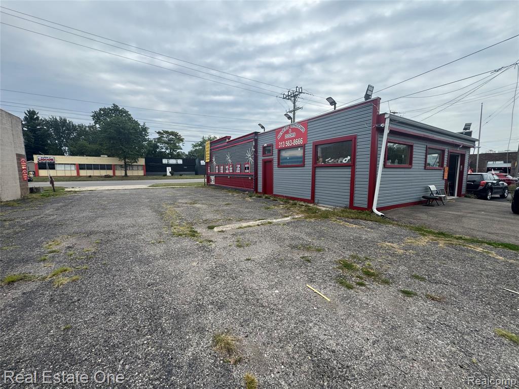 25568 Van Born Road Property Photo 11