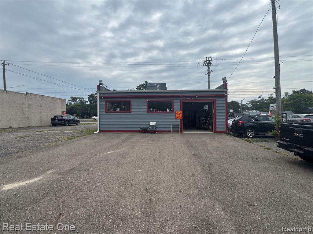25568 Van Born Road Property Photo 12