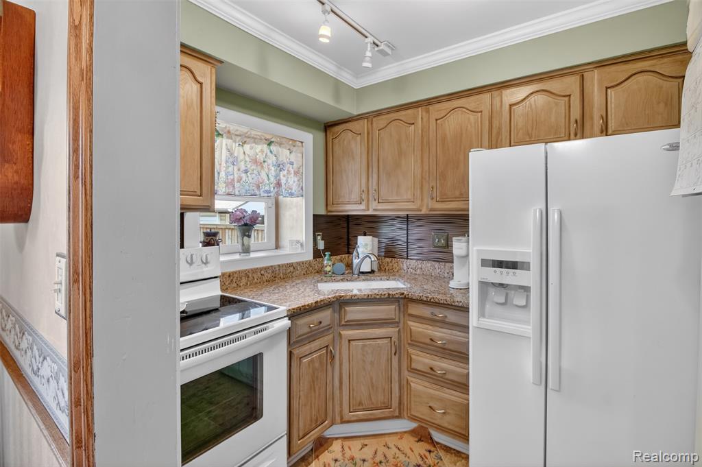 1834 15th Property Photo 10