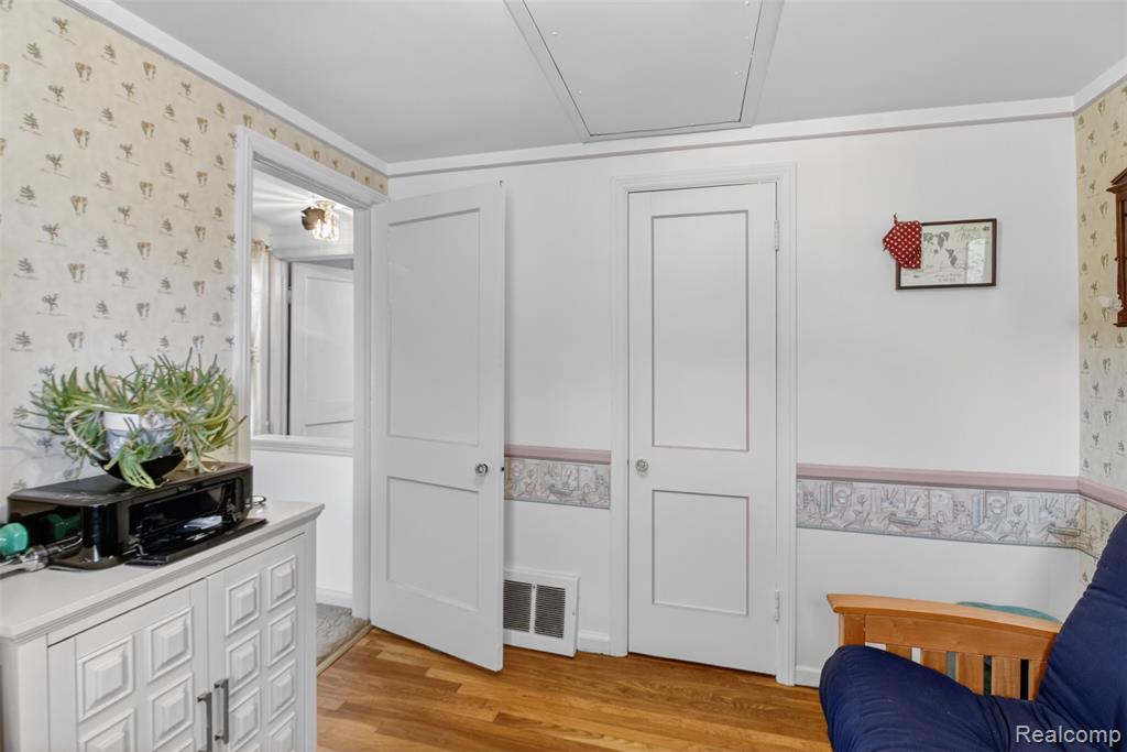 1834 15th Property Photo 25